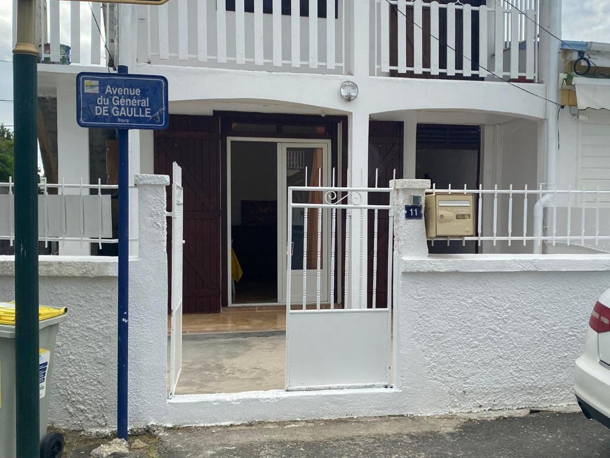 Appartement à proximité de la plage du bourg ! Sainte-Anne  Esterno foto