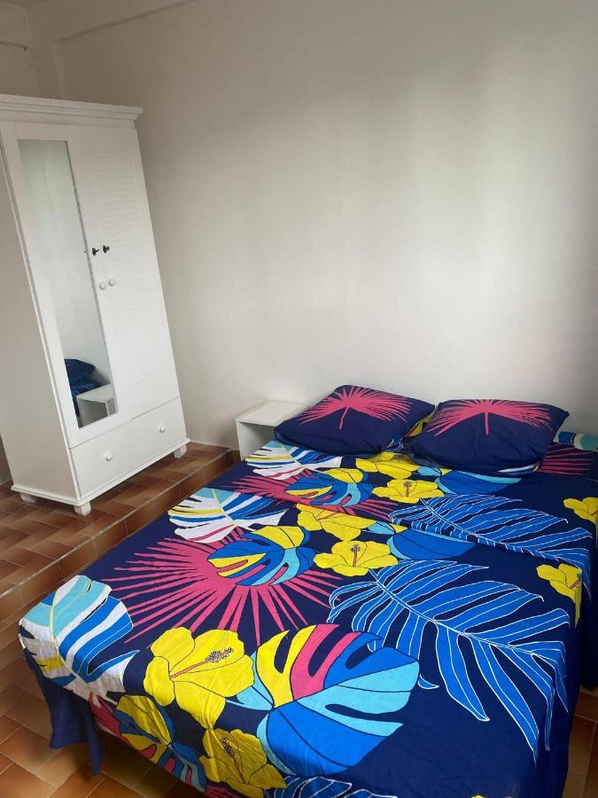 Appartement à proximité de la plage du bourg ! Sainte-Anne  Esterno foto